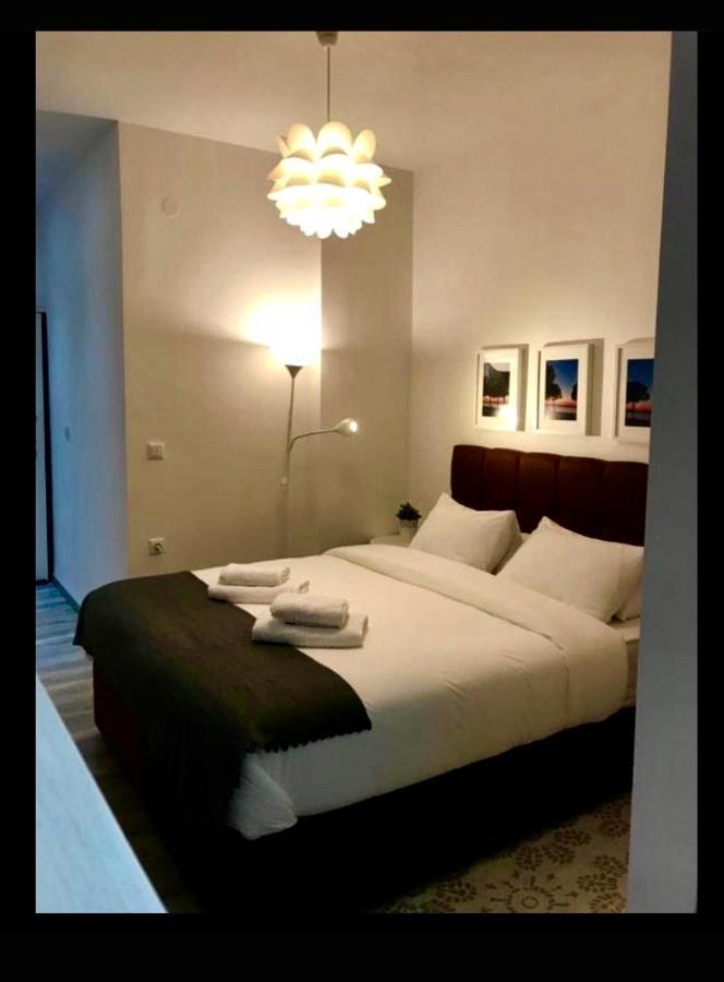 Small Budget Diamond Apartment In Agias Sofias. Thessaloniki Exterior photo