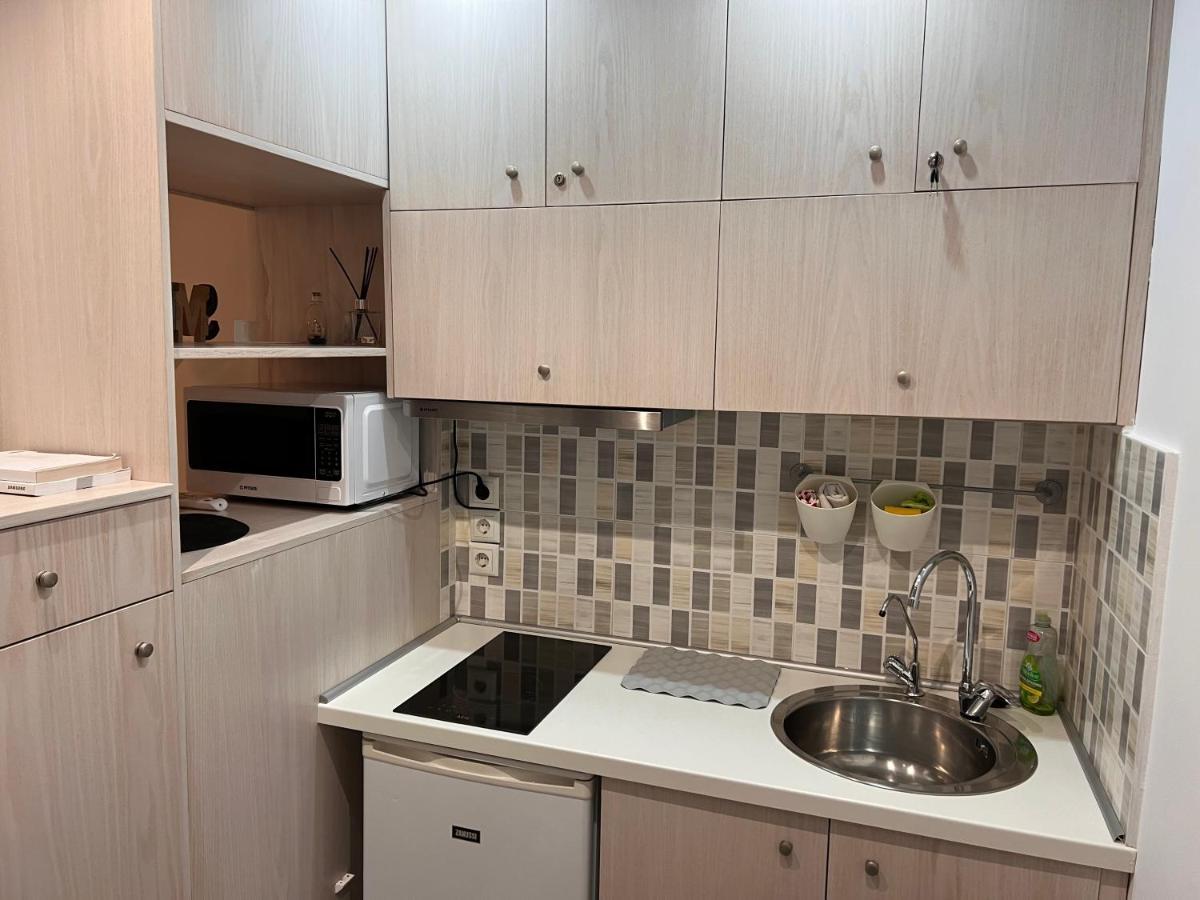 Small Budget Diamond Apartment In Agias Sofias. Thessaloniki Exterior photo