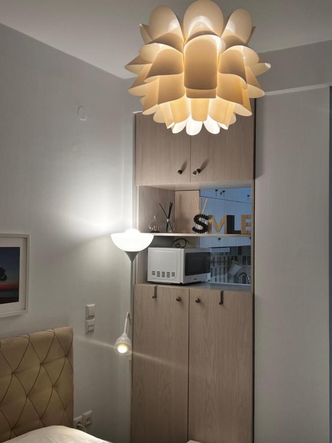 Small Budget Diamond Apartment In Agias Sofias. Thessaloniki Exterior photo